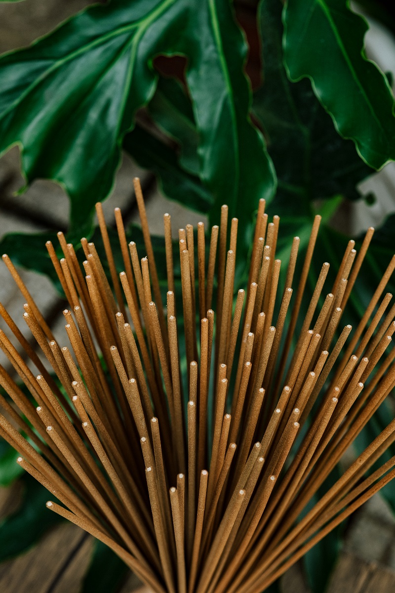 Nhang Trầm Hương Vi Sinh Organic – Agarwood Organic Incense Stick Hương Thơm Dịu Nhẹ, Ít Khói, An Toàn Cho Sức Khỏe