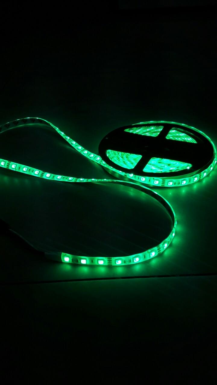 Cuộn dây LED 5M có keo RGB nhấp nháy