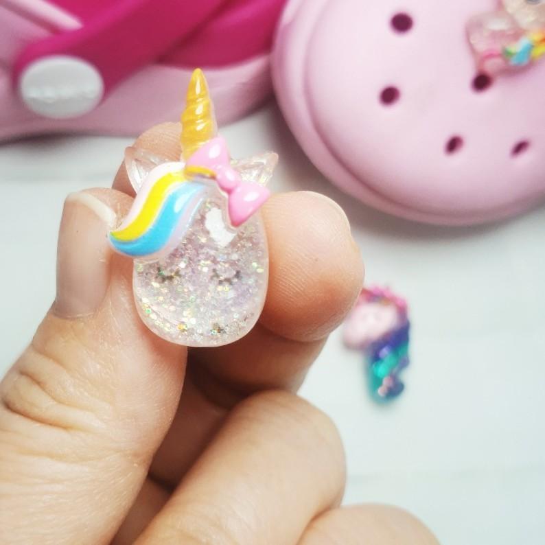 Nút gắn hkdesign/ phụ kiện trang trí mô hình unicorn trong suốt - loại đá cứng