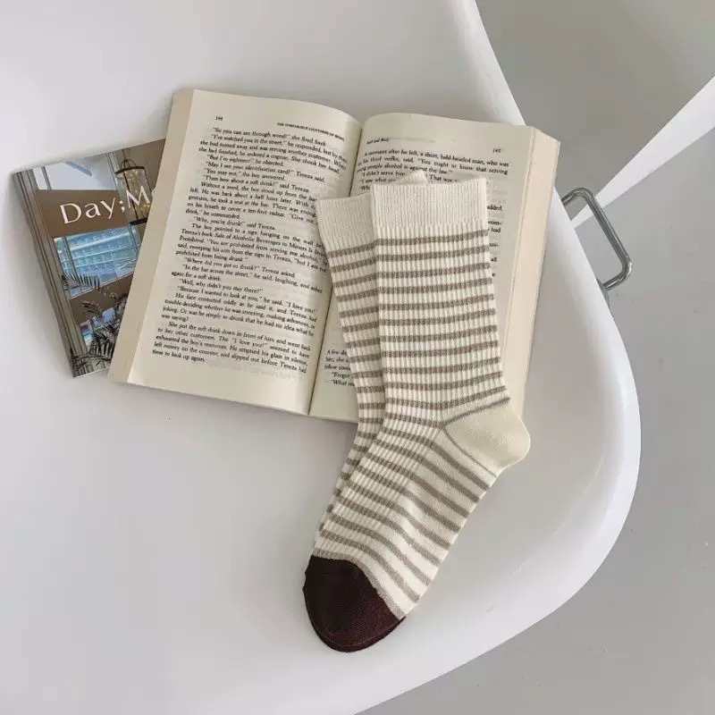 SET 5 ĐÔI TẤT NỮ GẤU KẺ CAO CỔ DỄ THƯƠNG DÀNH CHO NỮ