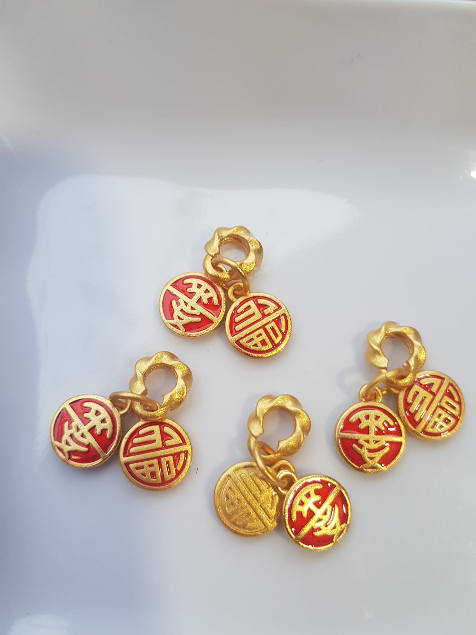 Phụ Kiện Nữ Charm vòng đeo tay xinh Hình 2 đồng tròn đỏ kiểu may mắn các chị em phối vào vòng tay của mình ạ Size đồng tròn kiểu size ngang 10mm x dầy 2mm ạ