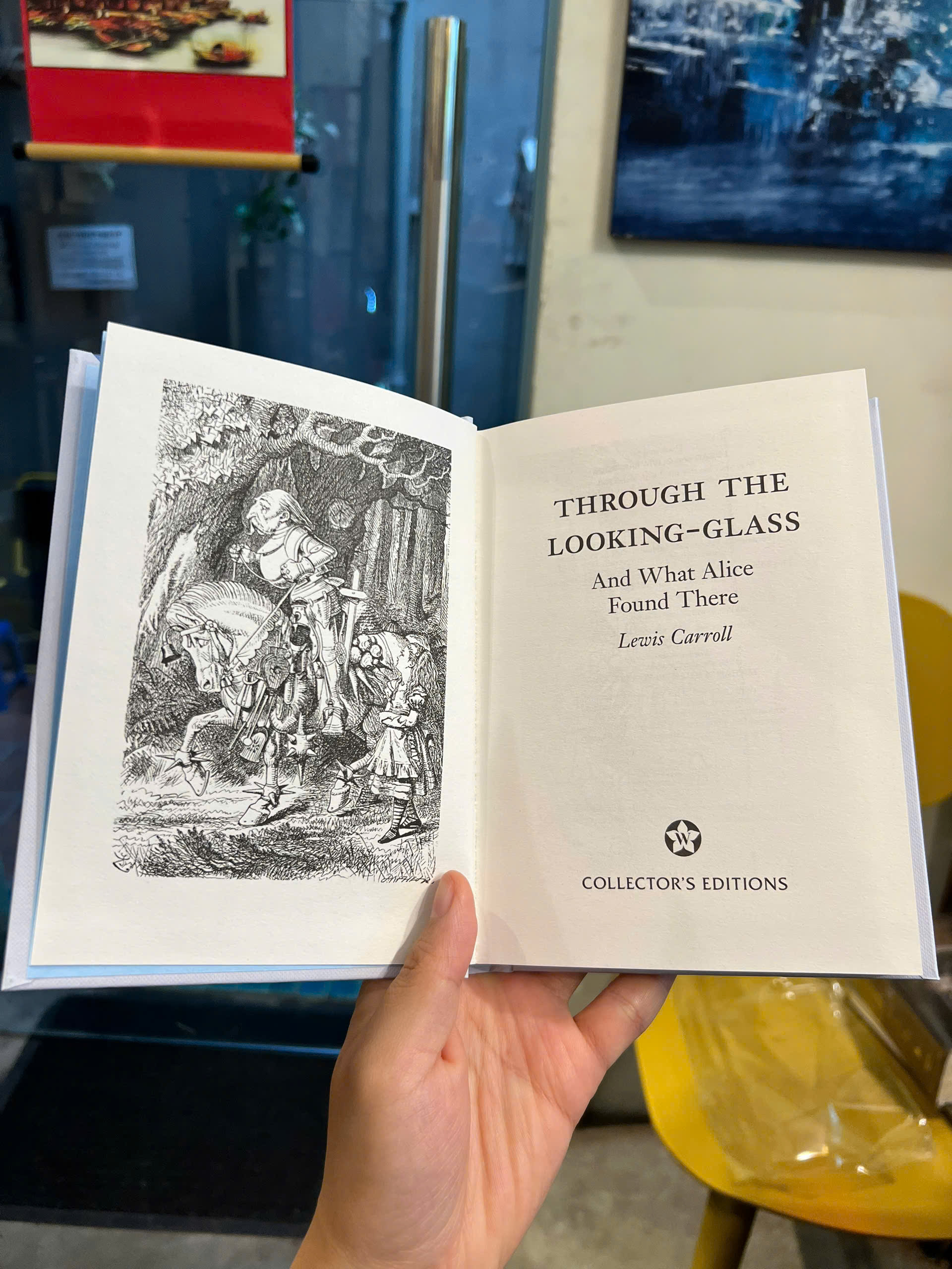Sách - Alice Through the Looking Glass by Lewis Carroll | Classics / Ngoại văn Bìa cứng Nhập khẩu