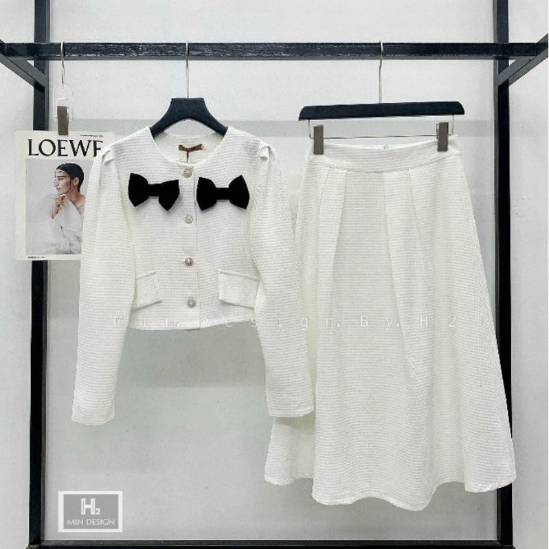 Set Váy Tiểu Thư Sang Chảnh Có Nơ Đính Ngực