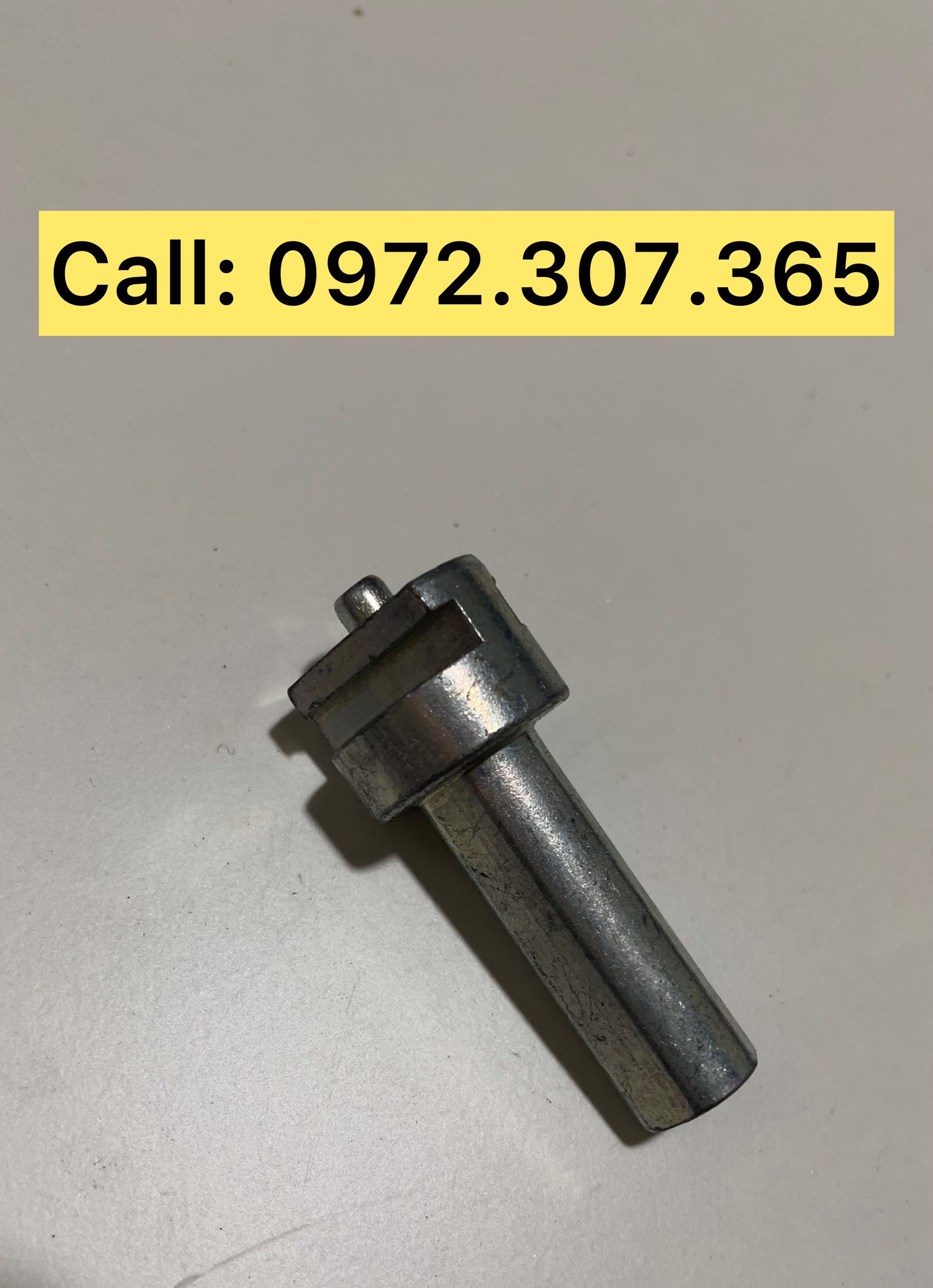 Đầu kết nối máy khoan dùng cho dây lò xo thông tắc cống phi 16. Chắc chắn, lắp đặt dễ dàng, tiện lợi