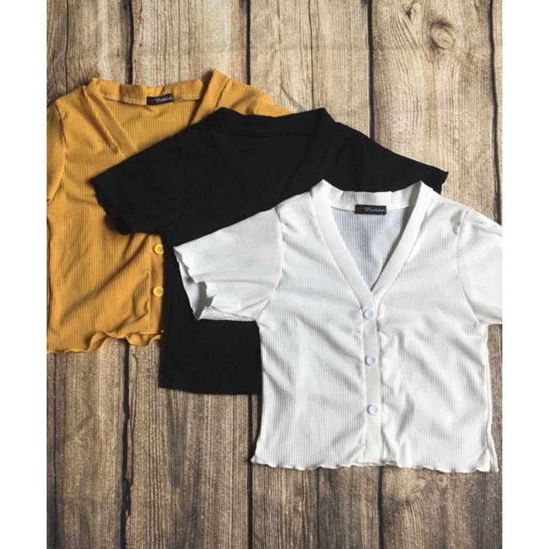 Áo croptop 3 cúc cuốn biên như hình