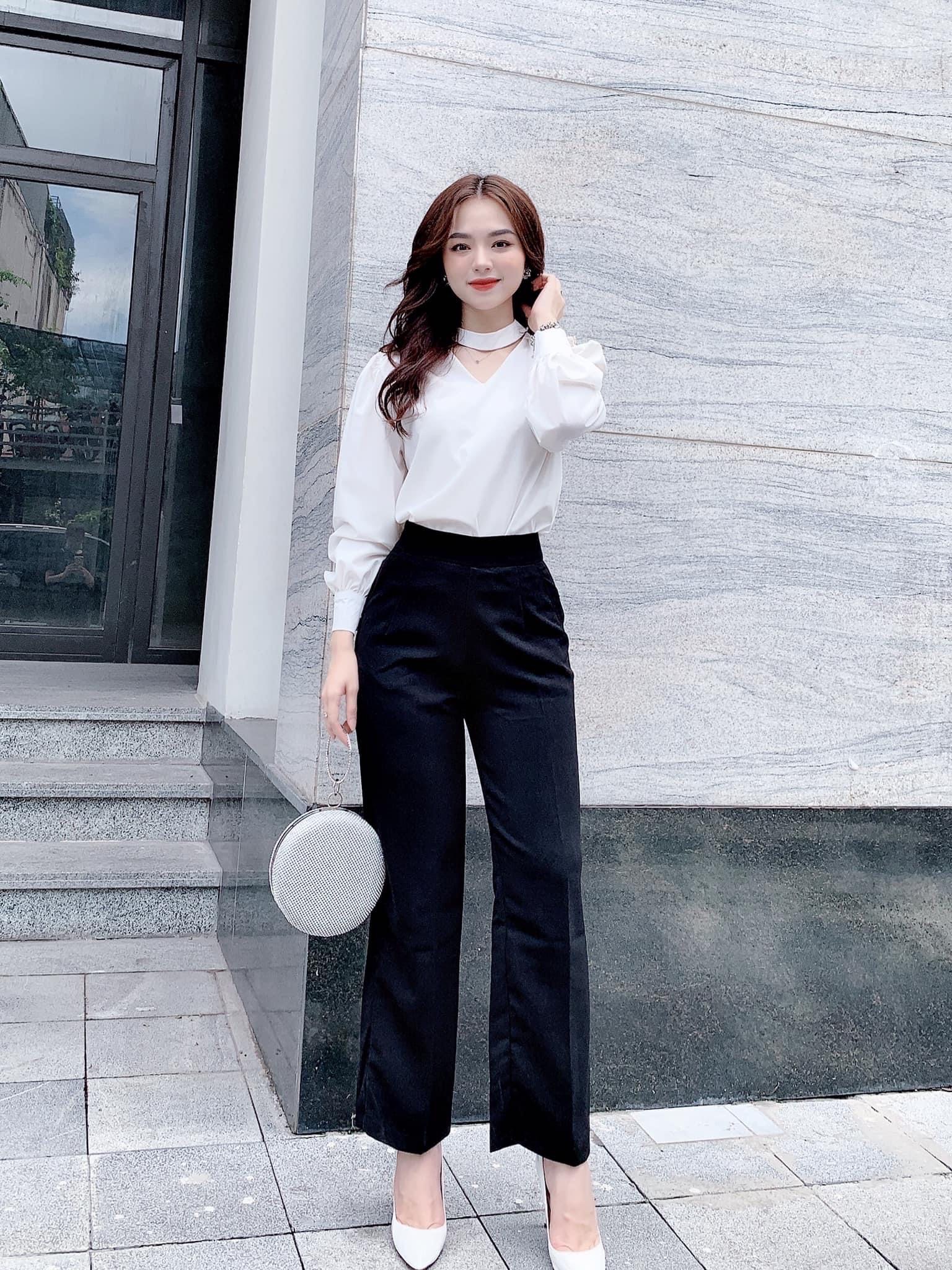 ÁO CỔ V CÁCH ĐIỆU VAI CƯỜM