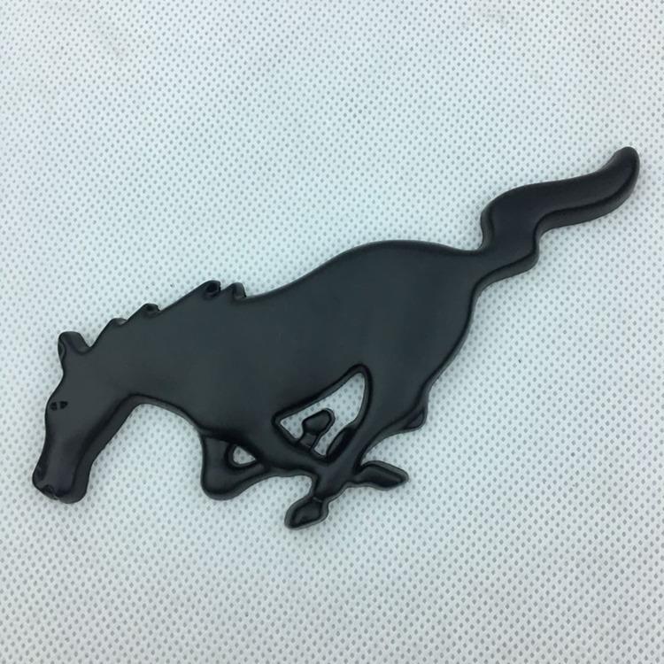 Phong cách mới nhất phù hợp với logo xe Mustang sửa đổi trong mạng tiêu chuẩn Ford mới Mondeo Mustang xe logo kim loại nhãn cơ thể