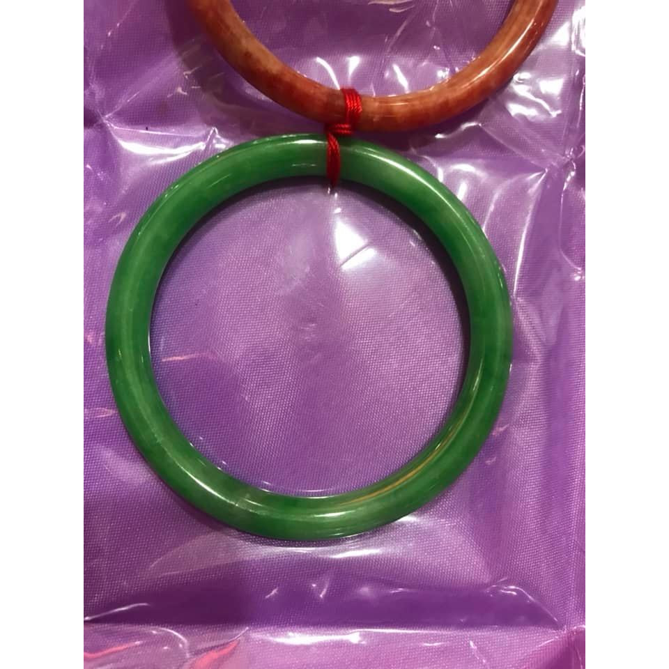 1 CHIẾC VÒNG ĐÁ CẨM THẠCH TRÒN MỎNG 48MM MÀU XANH LÁ TƯƠI SIZE VÒNG 48MM X BẢN MỎNG 6MM NỮ MỘC HỎA MẠNG 35KG-48KG