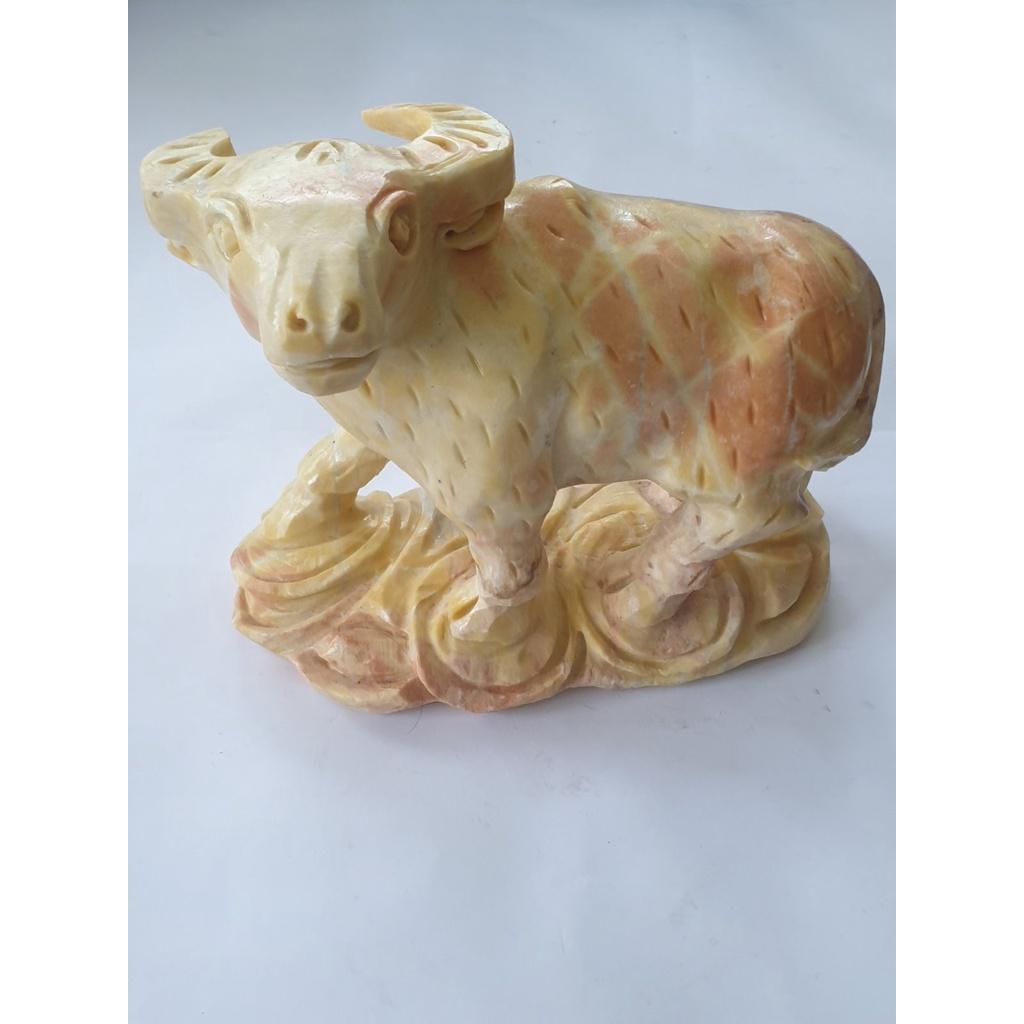 Tượng trâu  đá cà rốt trong bộ 12 con giáp