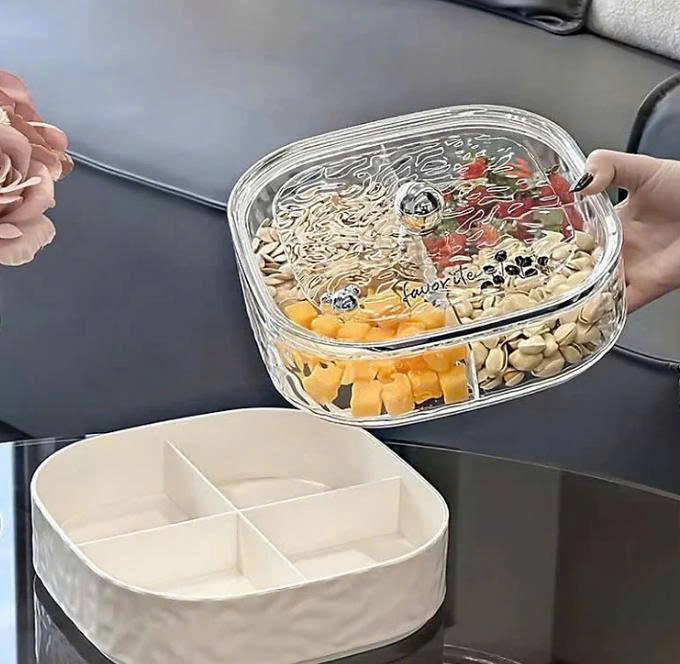 [KoSuyTu] Khay Đựng Mứt Tết 4 Ngăn Cao Cấp – Nhựa ABS An Toàn – 22×9×6cm – Nắp Gấu Sang Trọng (Đen / Trắng / Trong Suốt)