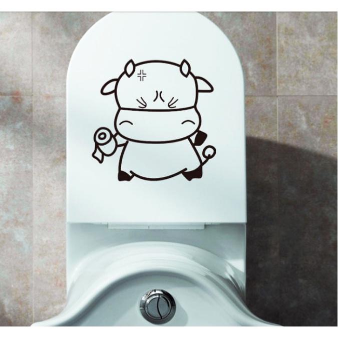 Decal dán Toilet - hình Chú Bò đen xinh xắn