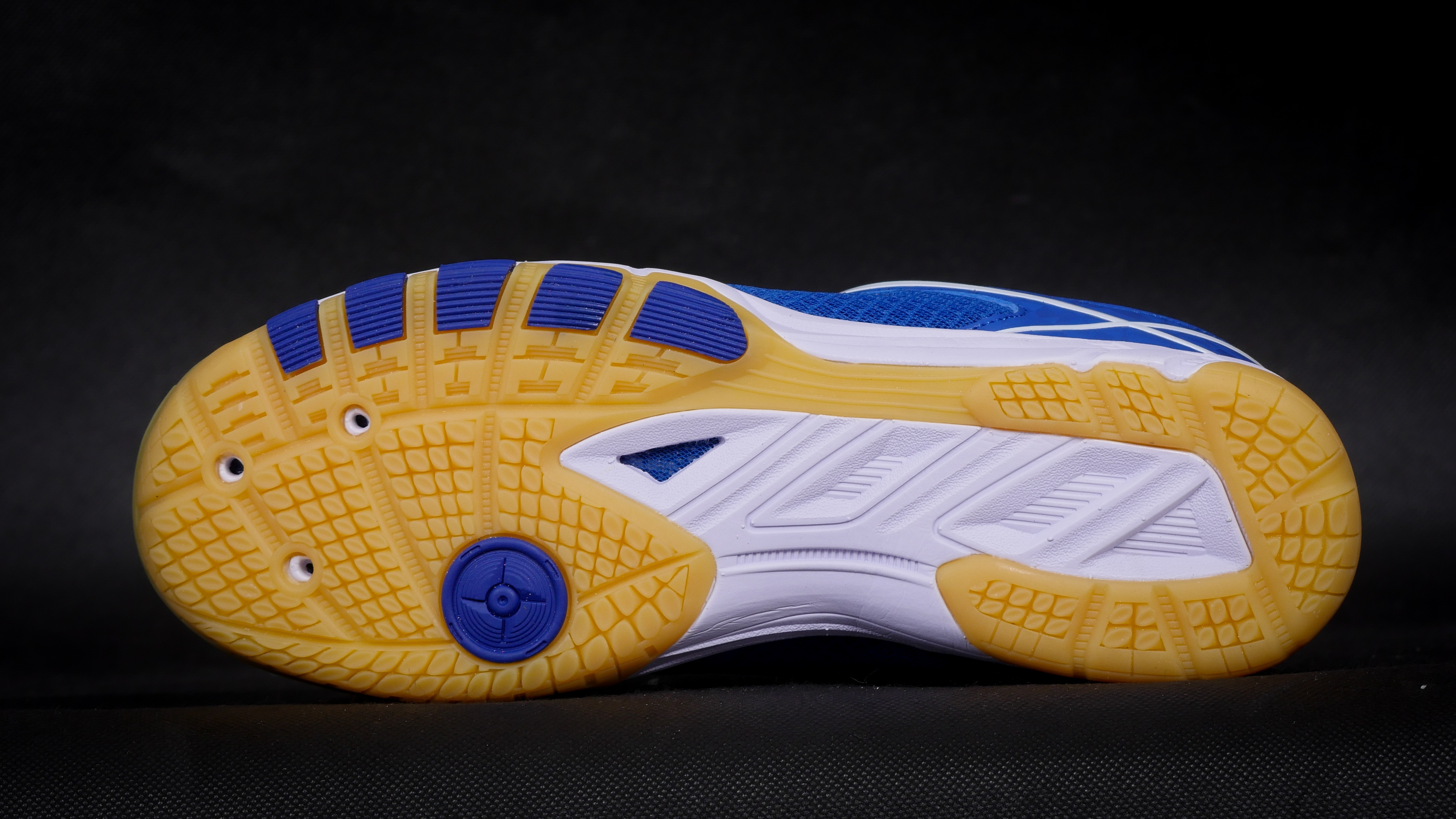 Giày Bóng Bàn Cao Cấp - Cực Bám, Êm, Bền, Cực Kì Chắc Chắn