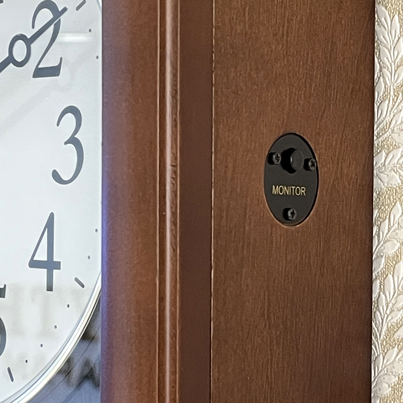 Đồng hồ Rhythm CMJ590NR06, 28.0×78.0x12.2cm. Vỏ gỗ. Dùng Pin.