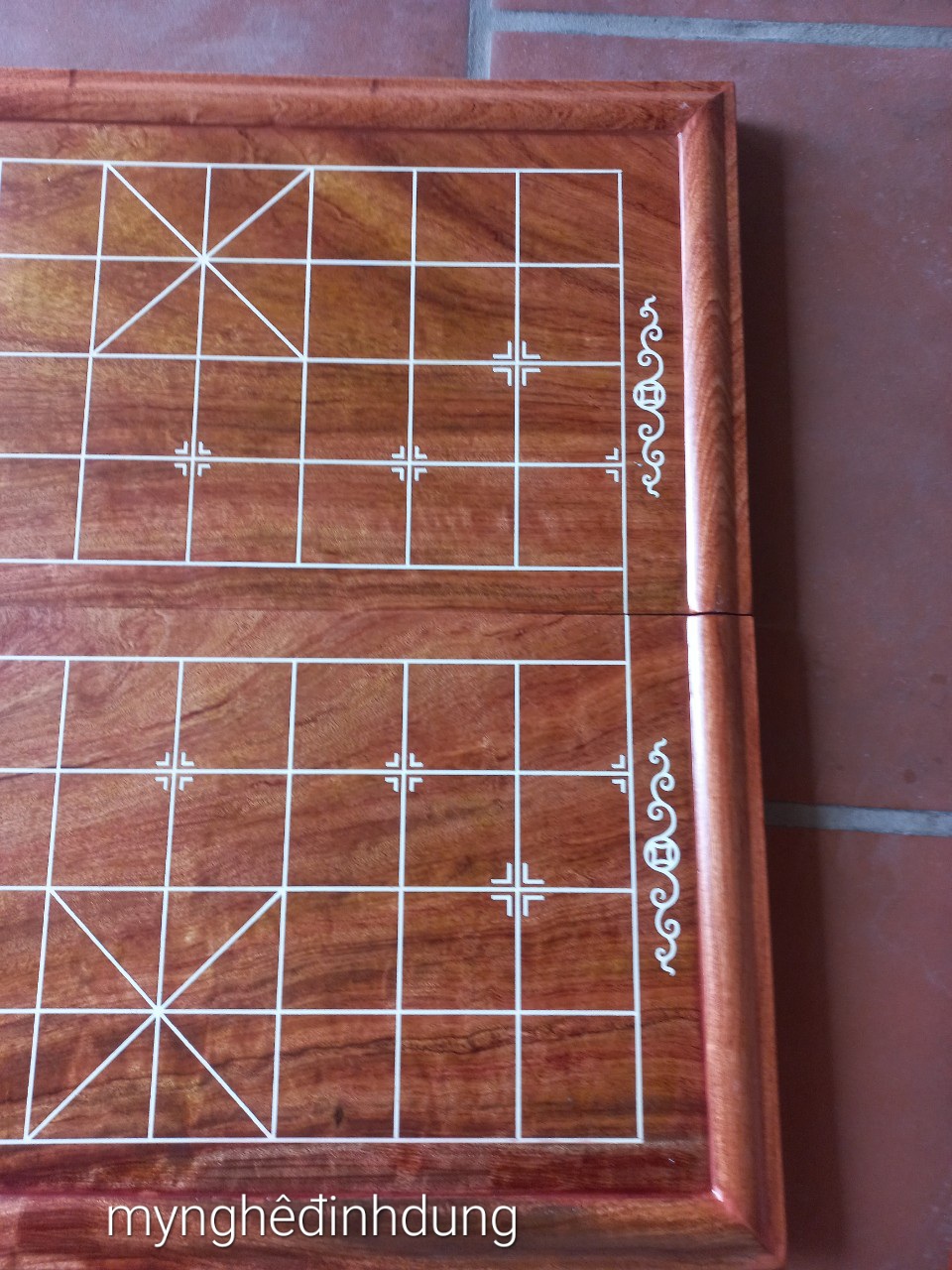 Bàn cờ tướng bằng gỗ hương đá đẹp long lanh kt 50x52x3.5cm