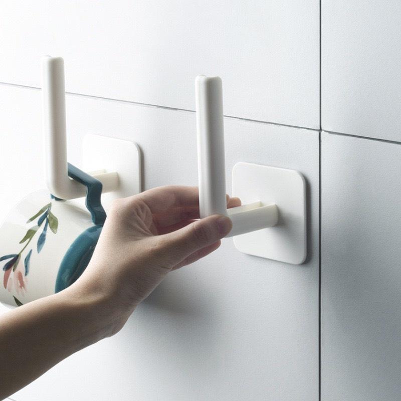 Giá Nhựa Treo Cuộn Giấy Vệ Sinh Cao Cấp, Tiện Lợi Cho Phòng Tắm - Nhà Bếp, Móc Dán Tường Đa Năng