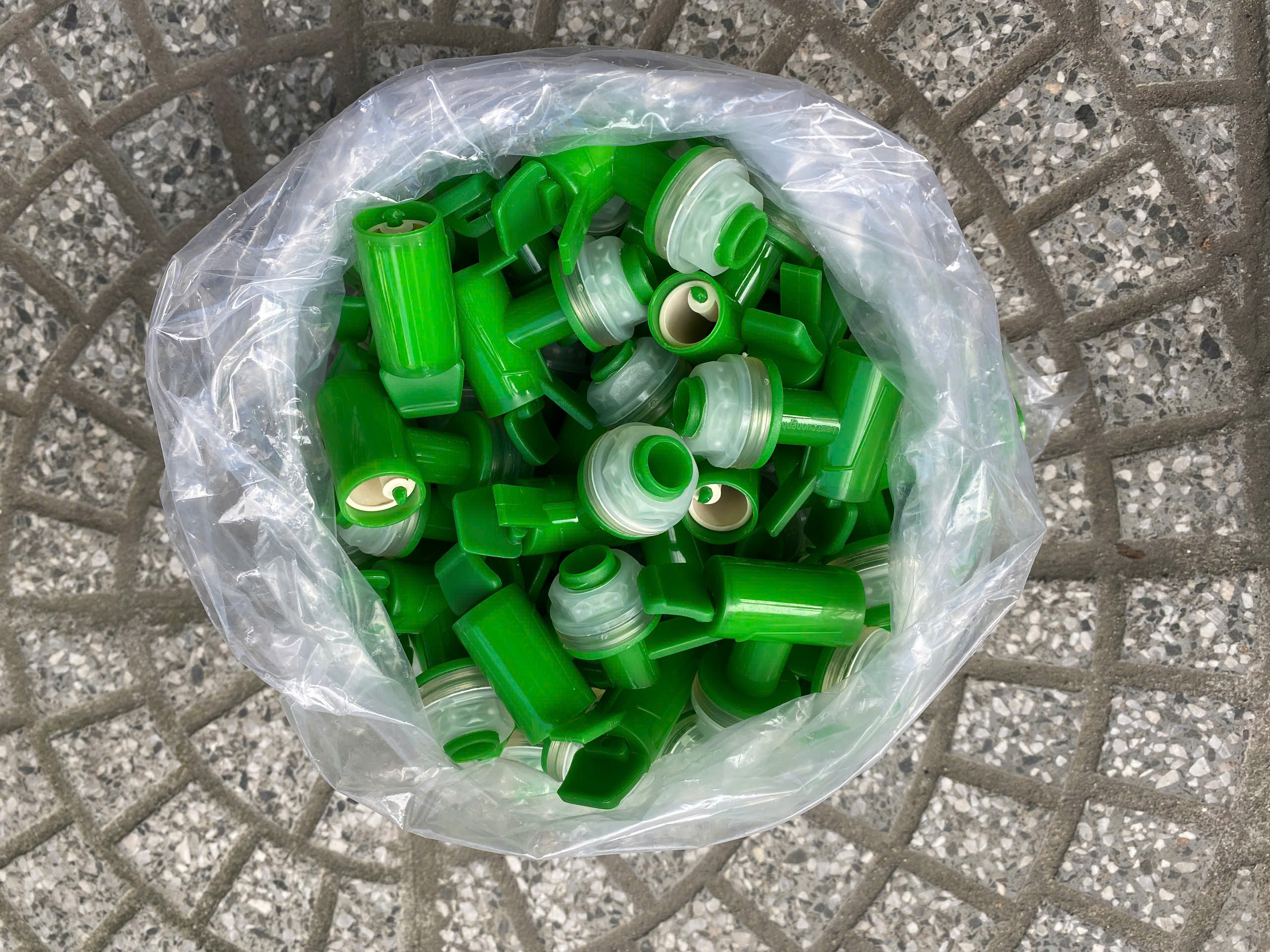 Vòi bình nước lọc 20 lít | Vòi nhựa thay thế bình nước lọc 20l màu xanh dương, xanh lá nhựa cao cấp, dễ dàng lắp ráp