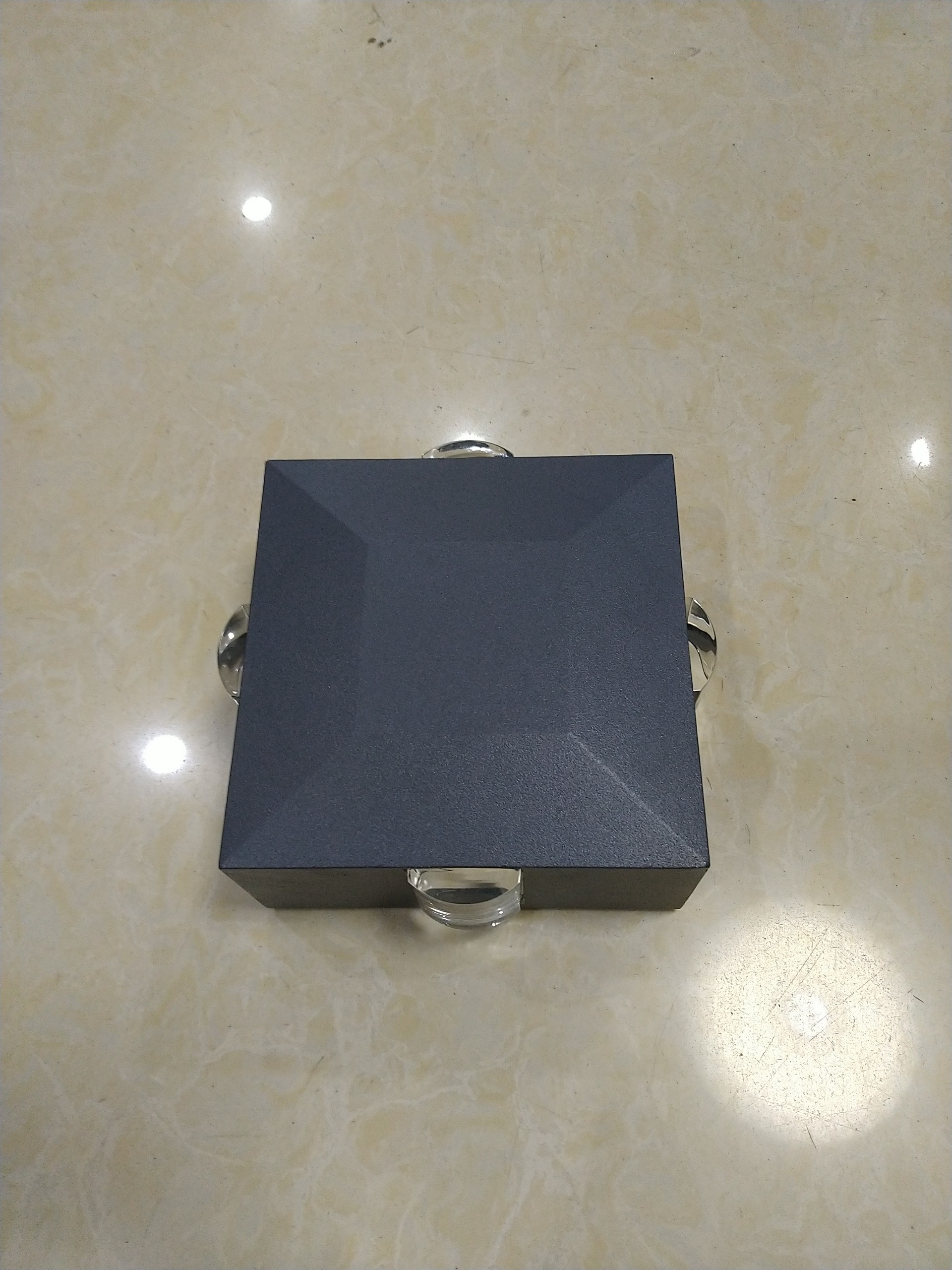 Đèn LED gắn tường ngoại thất DSLUX - DD-OW343
