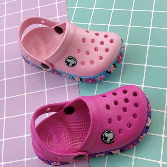 Dép sục hot hít cho bé trai, bé gái