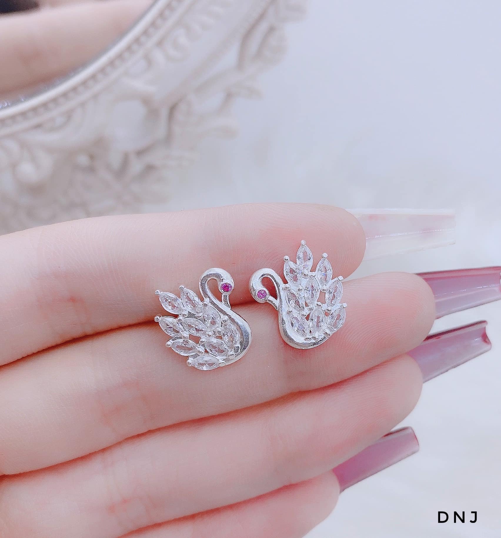 Bông tai thiên nga bạc ta đính đá lấp lánh