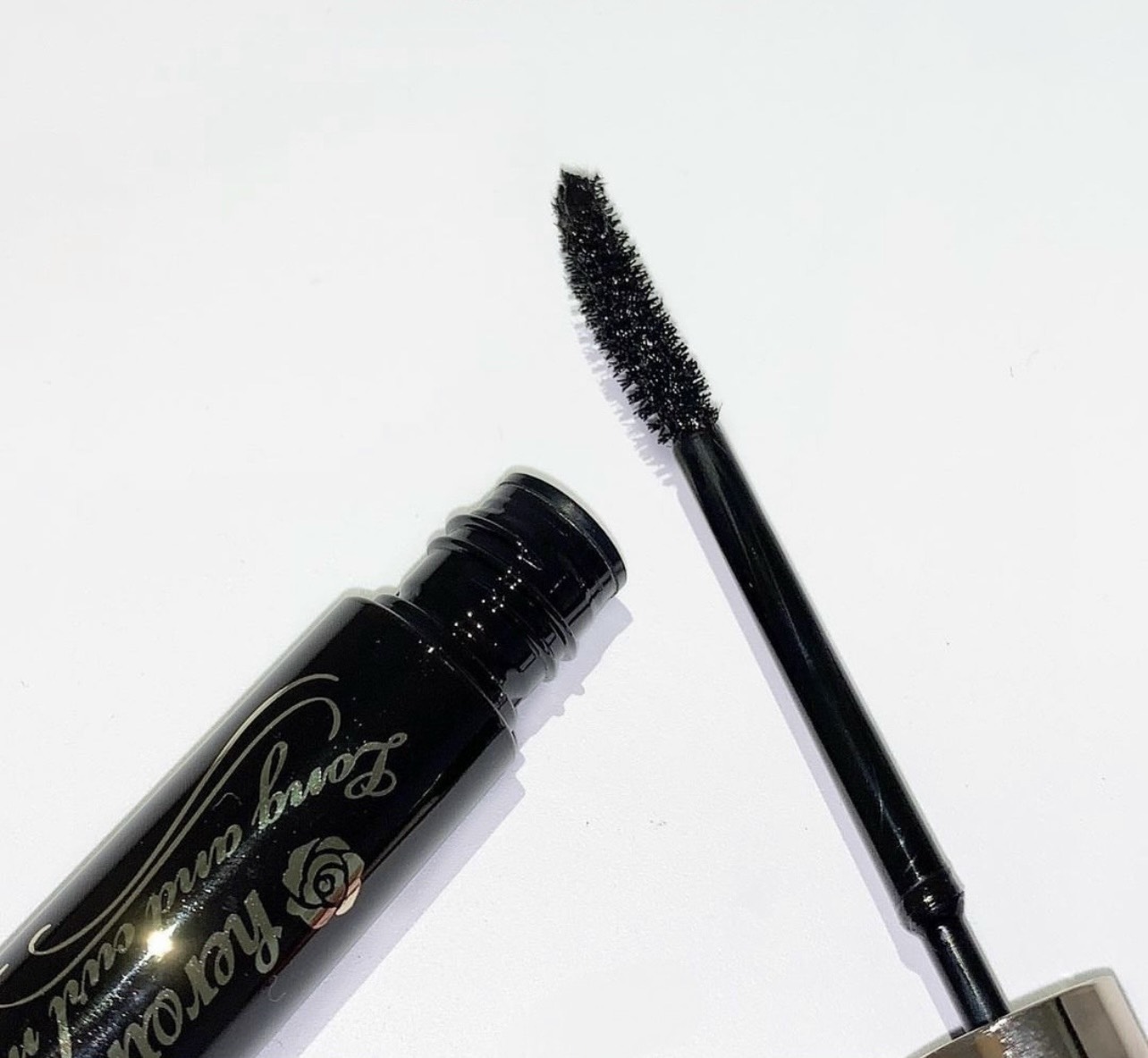 Set Dây Mascara Chuốt Cong Và Dài Mi Mascara Tẩy Trang Mi Kissme Heroine Make (Set 2 cây)