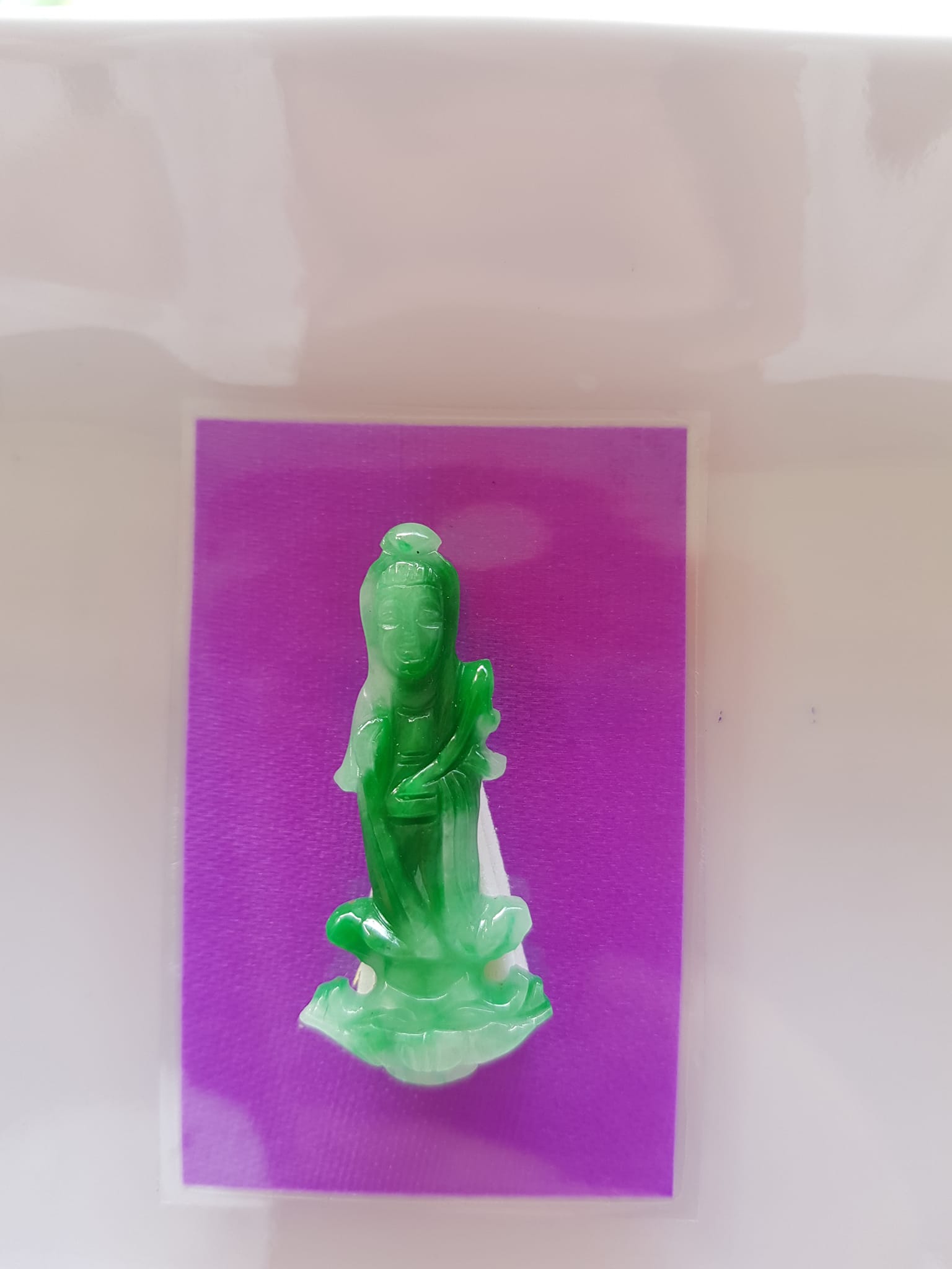 Mặt dây chuyền Nữ Phật Quan Âm Mới Sịn Đứng Đài Sen Đá cẩm thạch tự nhiên đẹp Size Cao 37mm x ngang 16mm x dầy 4mm Màu Xanh Lý đậm lam trắng đài sen nữ Bọc Vàng đeo đẹp ạ