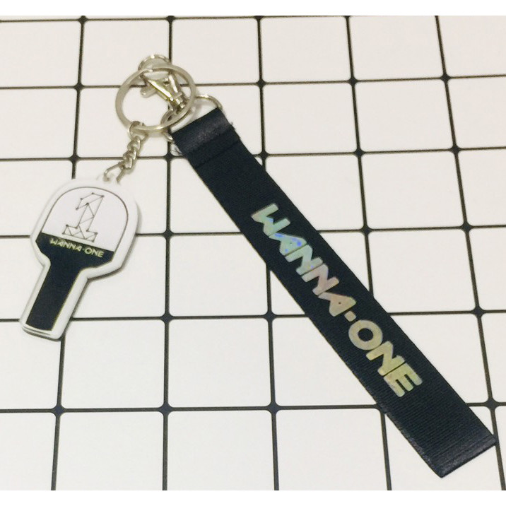 COMBO Móc khóa và nametag WANNA ONE