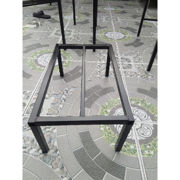 Kệ thép Dài 50cm. Rộng 30cm. Cao 20cm. 4 chân. Hộp thép 20*20mm