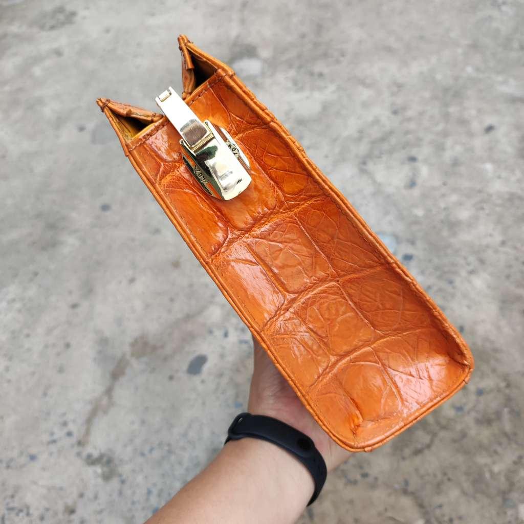 Kẹp nách Da Bụng Cá Sấu vàng bò siêu đẹp. Có khóa số bảo mật!