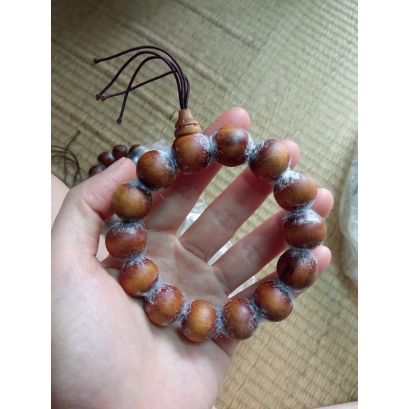 Vòng tay hoàng đàn tuyết lạng sơn chuẩn mùi thơm đẳng cấp, đem lại may mắn cho người sở hữu