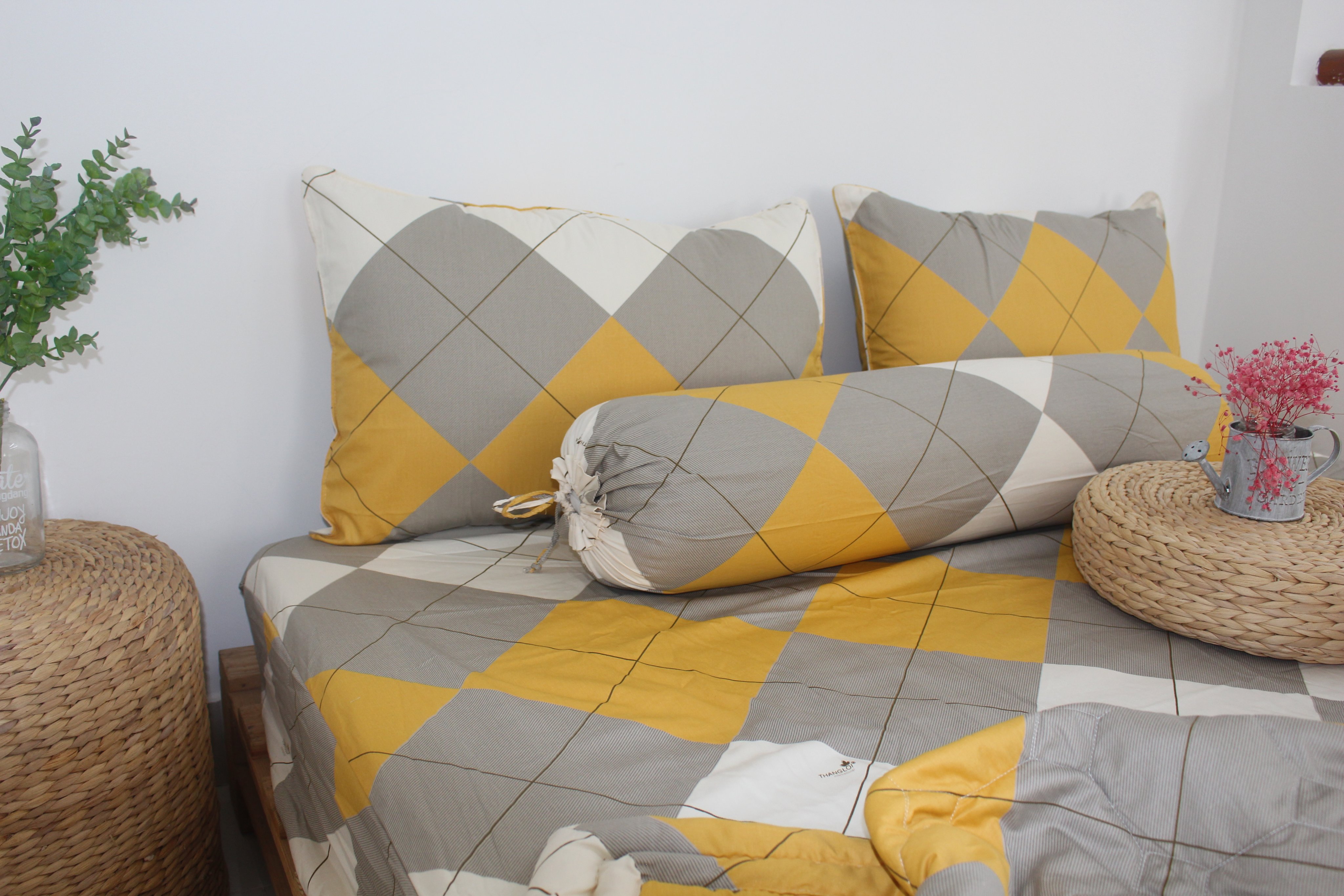 Bộ Drap Gối Cotton -Mẫu Tam giác Vàng - vải dày dặn, mát mẻ, siêu thấm mồ hôi