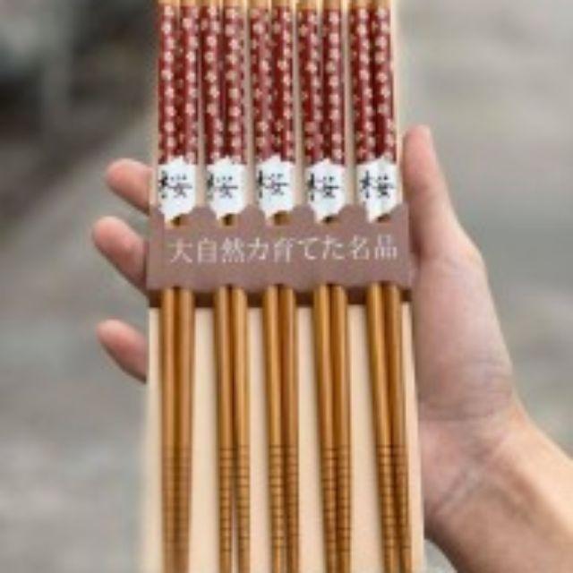 Set 5 đũa hoa văn Nhật Bản - mẫu hoa đỏ