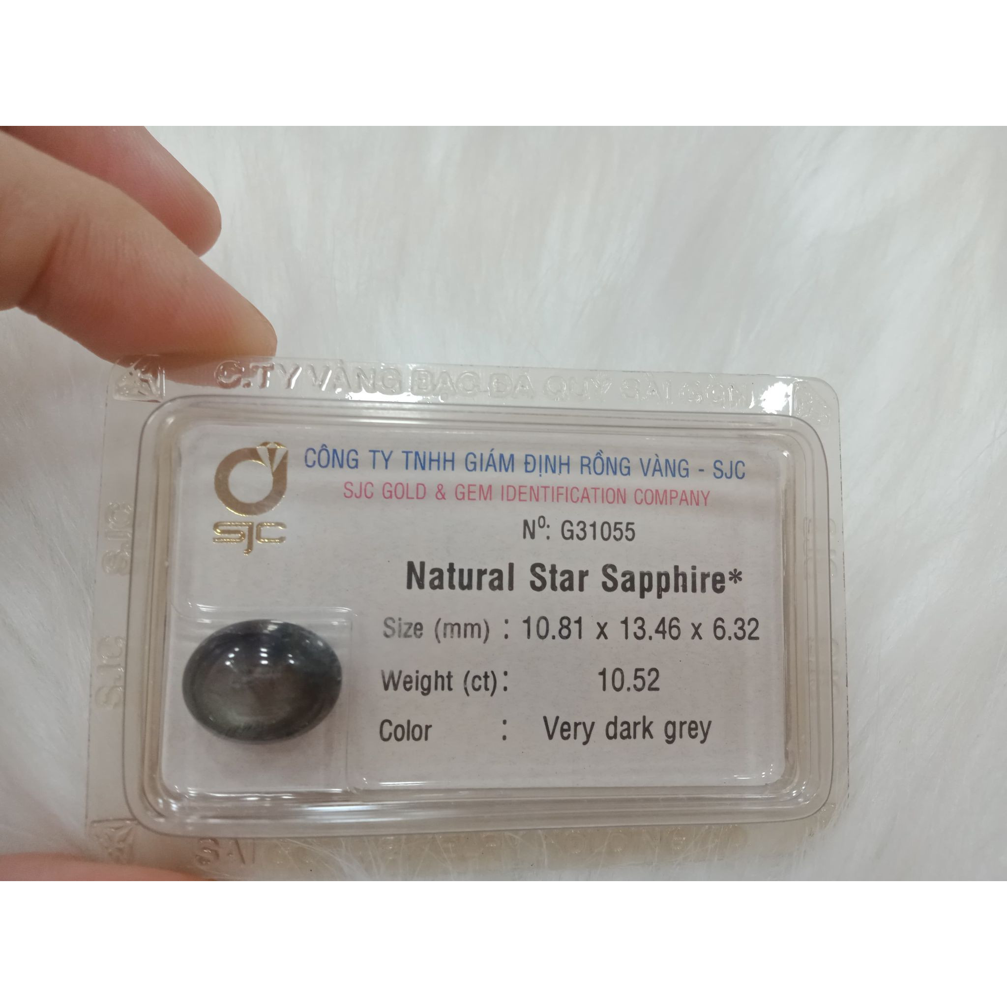 Viên sapphire sao đen oval 10.52 31055