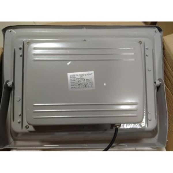 Đèn pha led ngoài trời 200W đủ Watt