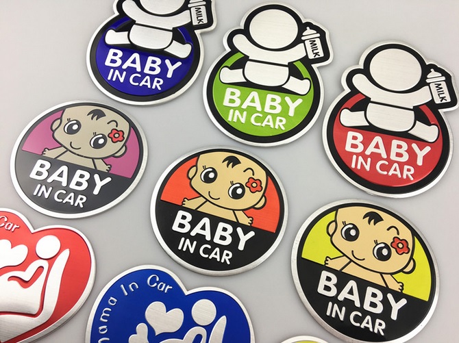 Tem nhôm Baby In Car dán xe ô tô