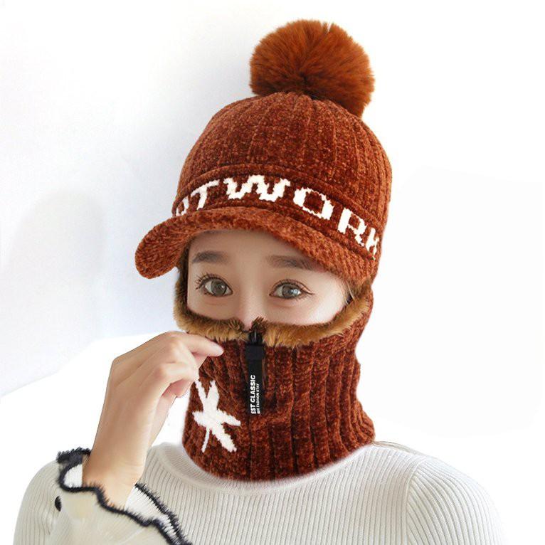 Mũ len nữ vải nhung mịn trùm kín cổ lót lông ấm vành mũ rộng thiết kế quả bông - mu len nu trum co