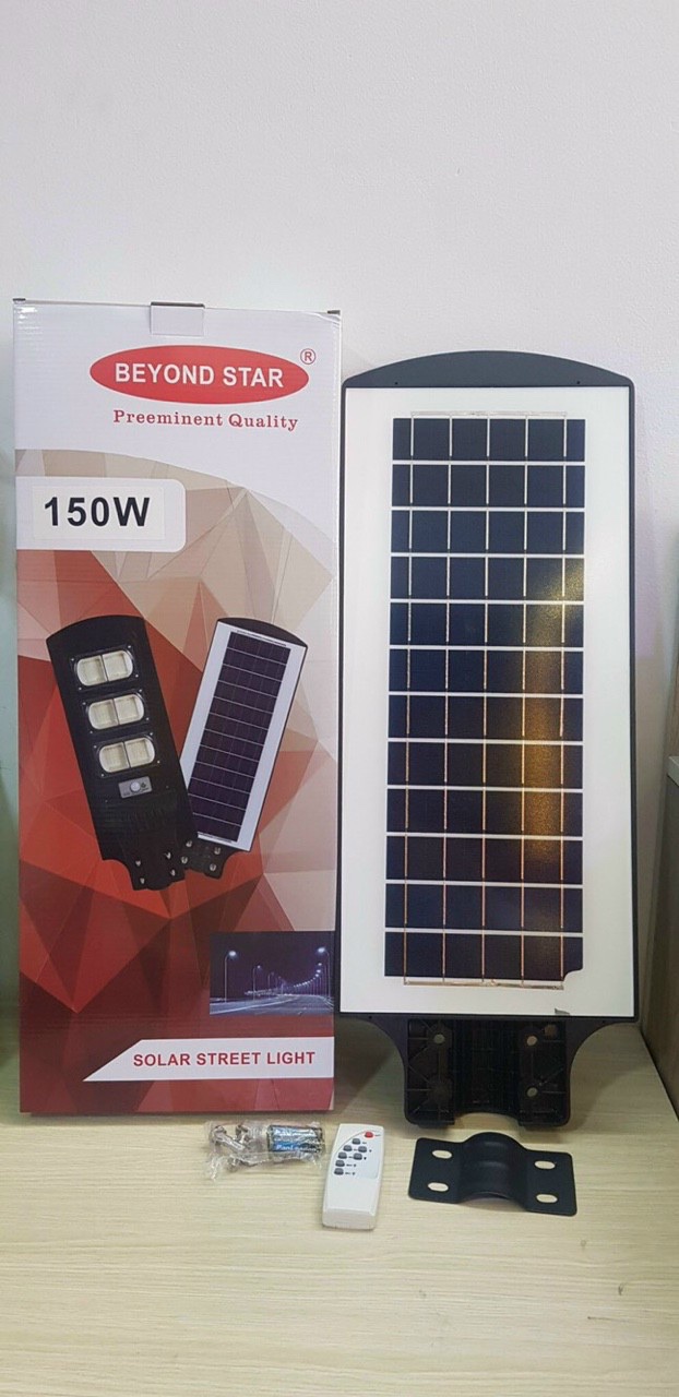 ĐÈN PHA NĂNG LƯỢNG MẶT TRỜI LIỀN THỂ 150W