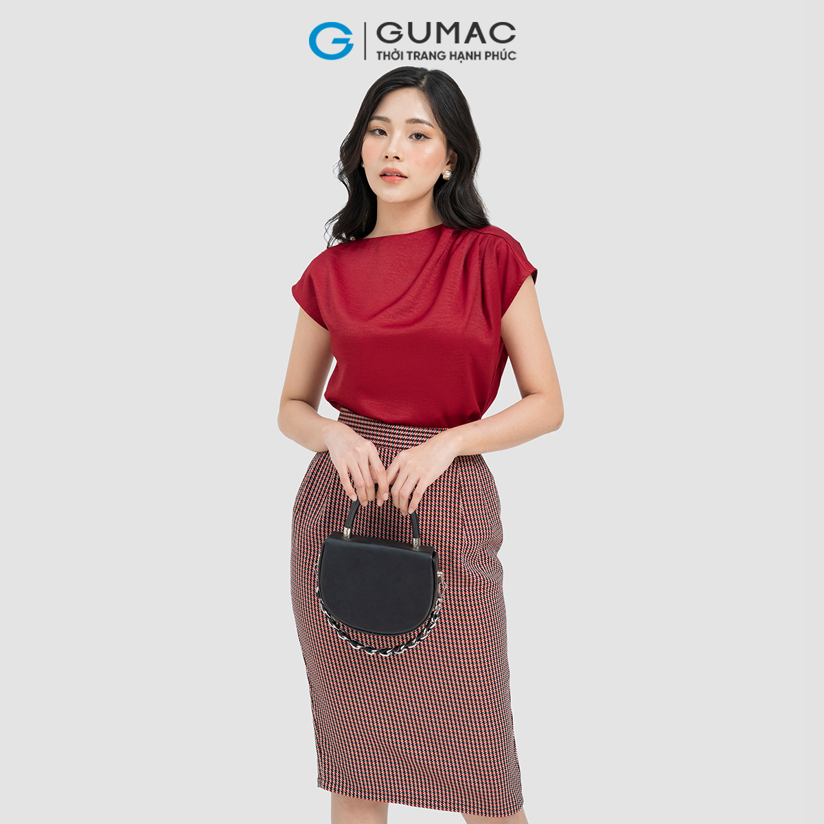 Áo xếp vai đính ngọc GUMAC AD04058