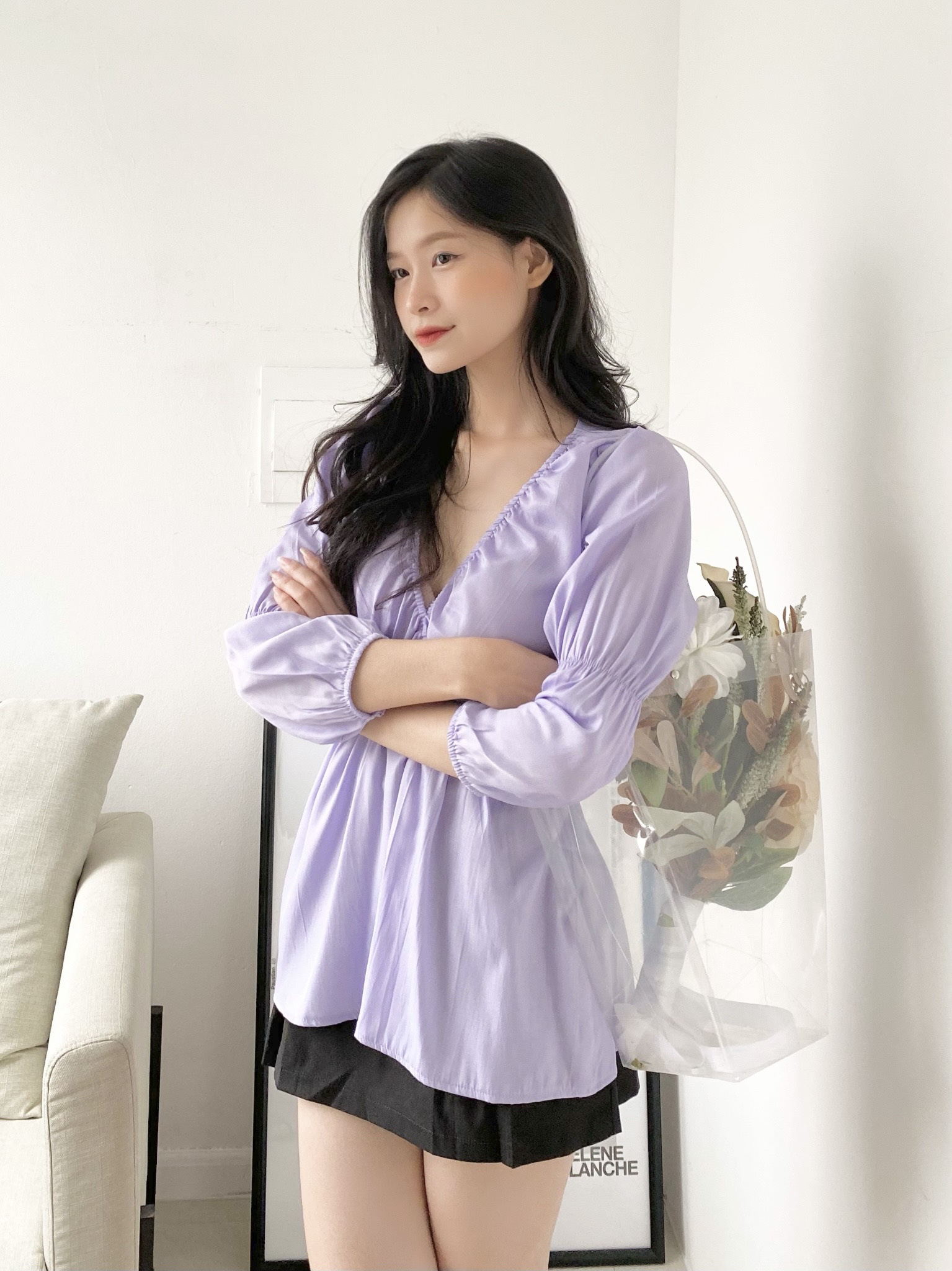 YU CHERRY | Áo lụa nữ cổ V cách điệu tay dài, Cross Neck Ruff Top YA406