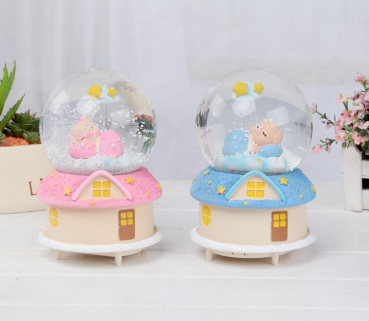 Hộp nhạc quả cầu tuyết heo sữa