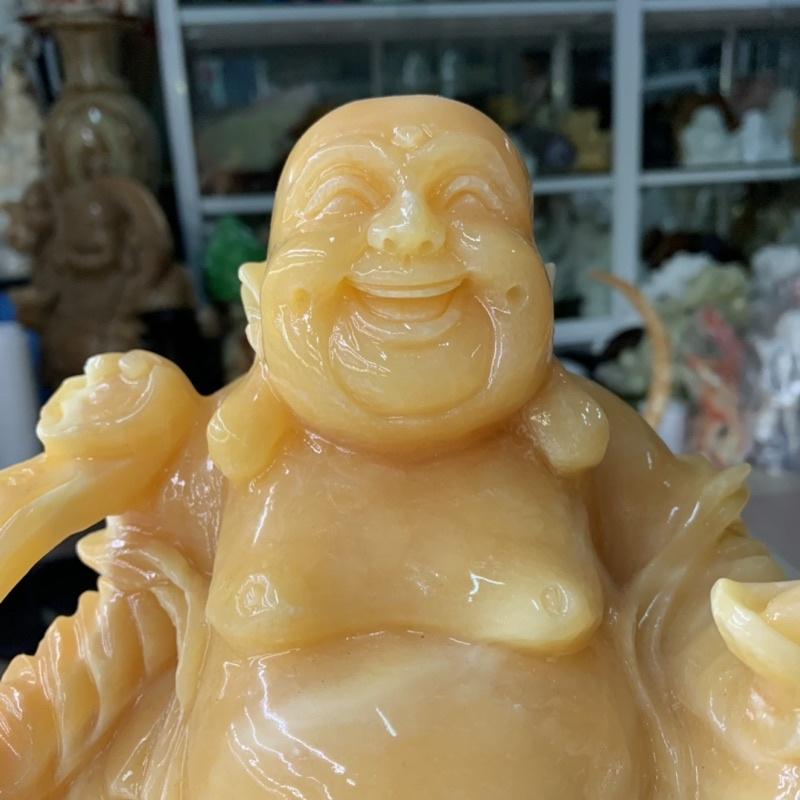 Tượng Cụ Di Lặc Cười Hoan Hỉ Ngồi Trên Thỏi Vàng Và Đồng Tiền Đá Ngọc Hoàng Long - cao 20cm