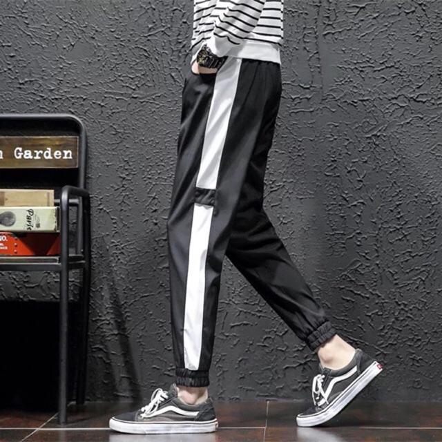 QUẦN JOGGER THỂ THAO SỌC TRẮNG
