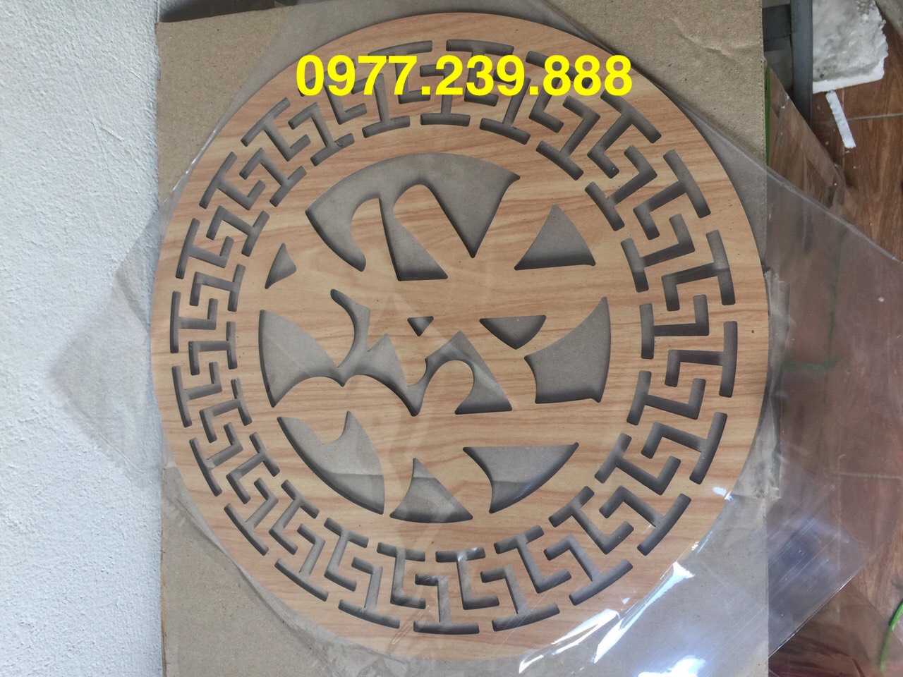 Chữ trang trí bàn thờ bằng alu