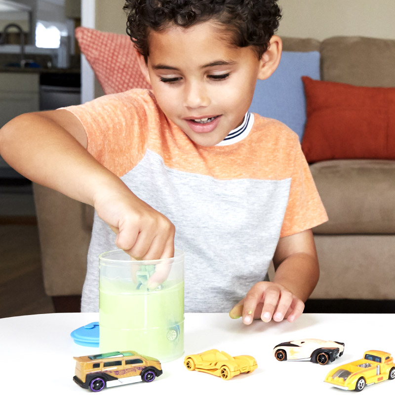 Đồ Chơi HOT WHEELS Siêu Xe Đổi Màu GYP13 - Giao hàng ngẫu nhiên