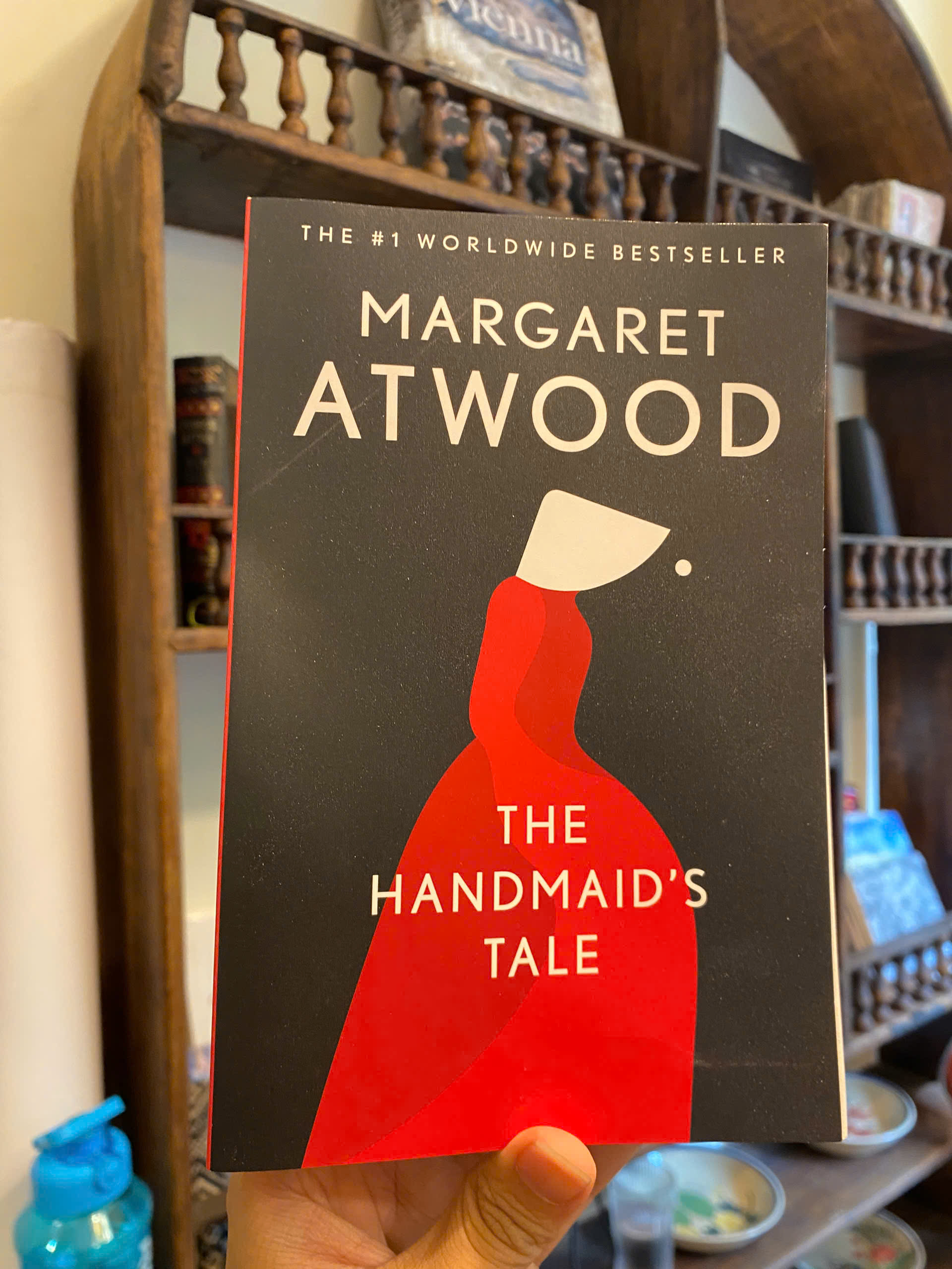 Sách - The Handmaid's Tale by Margaret Atwood | Classics Feminism / Ngoại văn Nhập khẩu