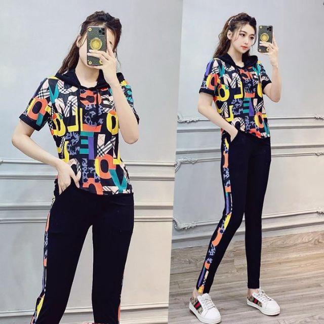 Bộ đồ thể thao có nón phối chữ siêu độc lạ