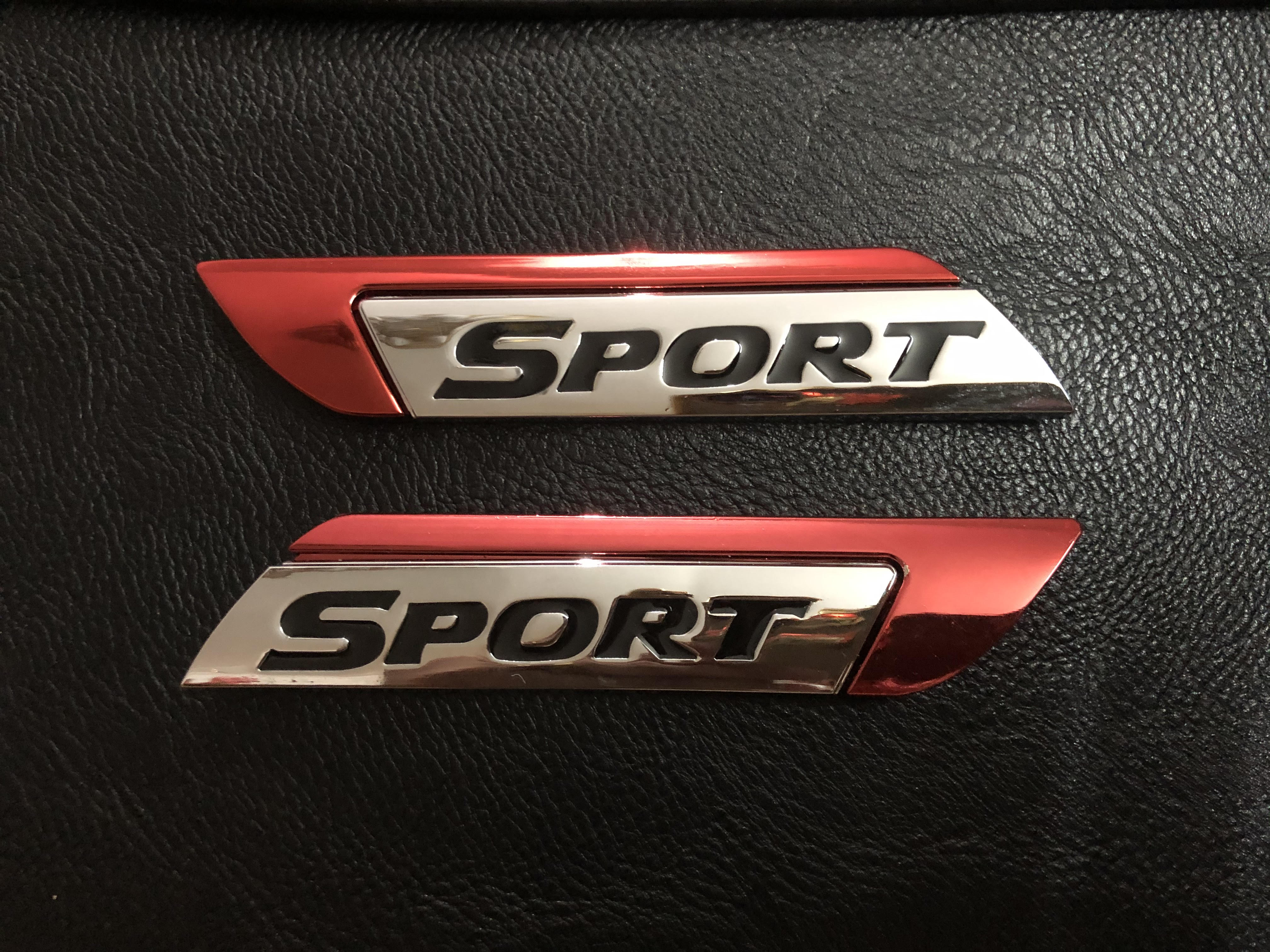 Bộ 2 Tem kim loại mạ crom SPORT chữ đen nền trắng phối đỏ