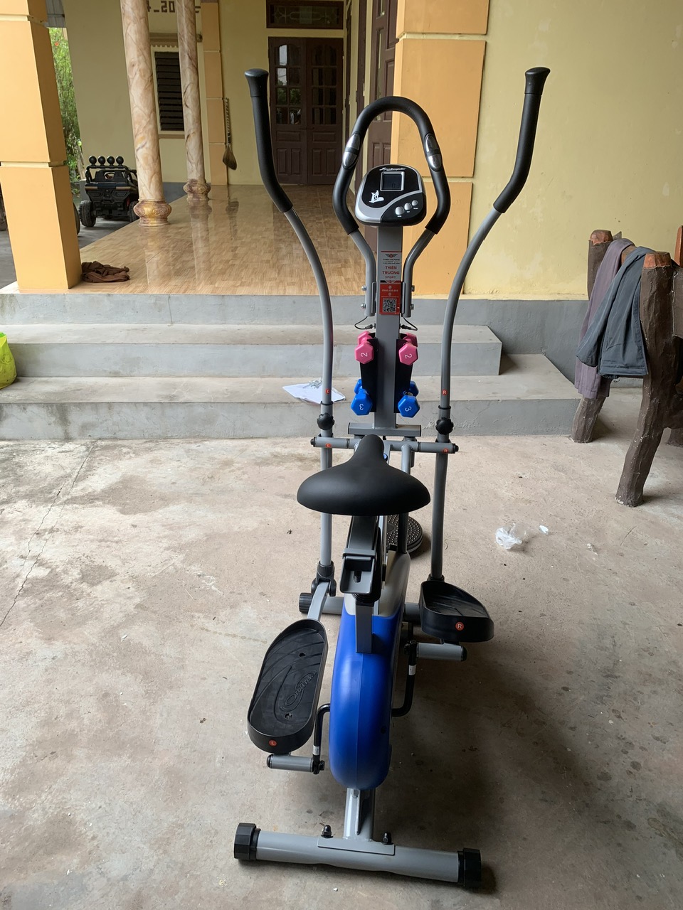 Xe đạp trong nhà liên hoàn tay chân 2085 ( tặng kèm 4 quả tạ tay và đĩa xoay eo), bánh đà 7kg chịu tải trọng 120kg an toàn cho gia đình sử dụng
