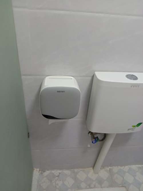 Hộp đựng giấy nhà vệ sinh đa năng dán tường giao màu ngẫu nhiên