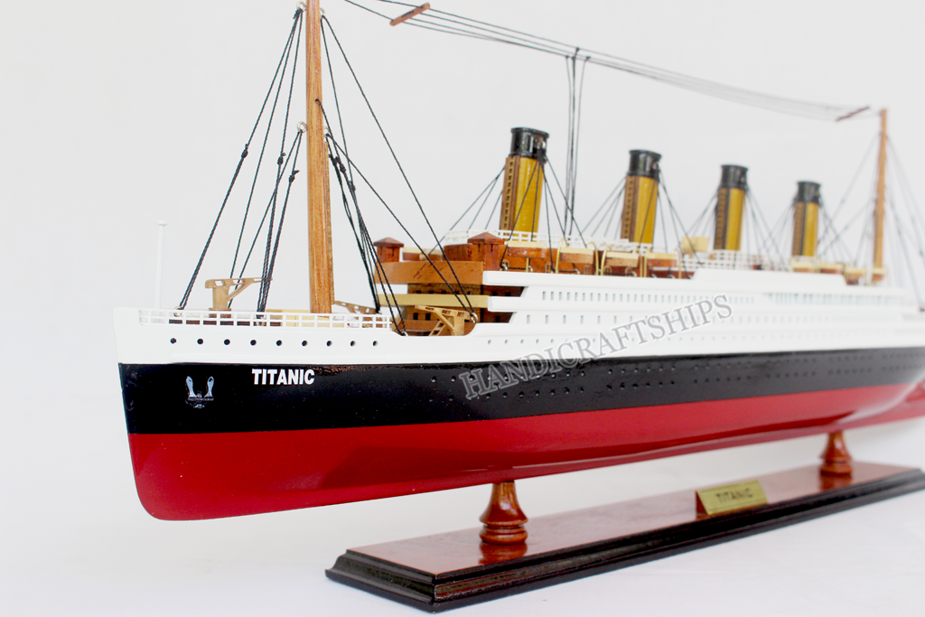Mô hình thuyền gỗ trang trí Titanic cao cấp 60cm có điện