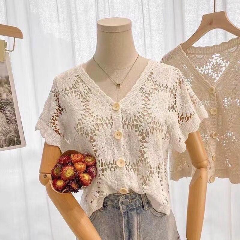 Áo ren hoa croptop xinh xắn